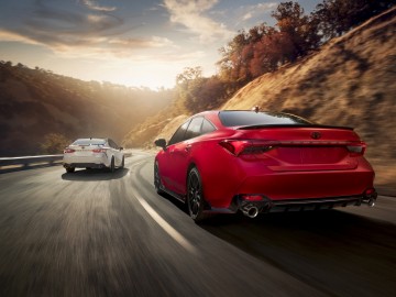 Toyota Camry i Avalon w wersji TRD